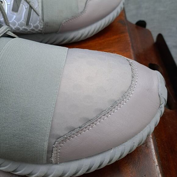%Adidas Tubular Doom Metallic Silver 2016 Size 13 Men A53 main image 9